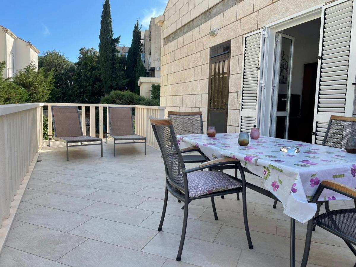 Aida Apartments And Rooms For Couples And Families Free Parking Dubrovnik Bagian luar foto